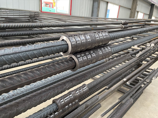 冷挤压钢筋套筒施工现场-7.jpg